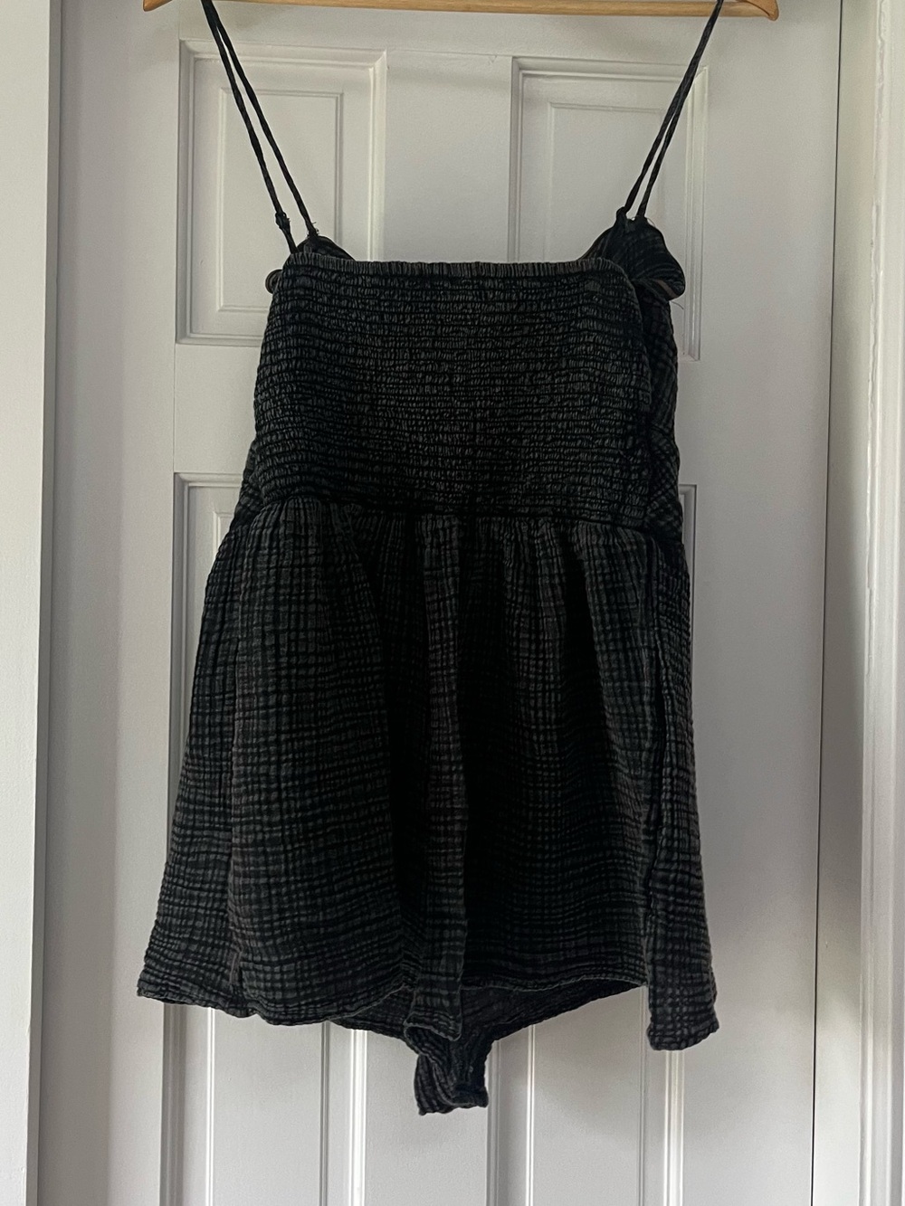 ANTHROPOLOGIE ROMPER
SZ Large - Picture 6 of 7